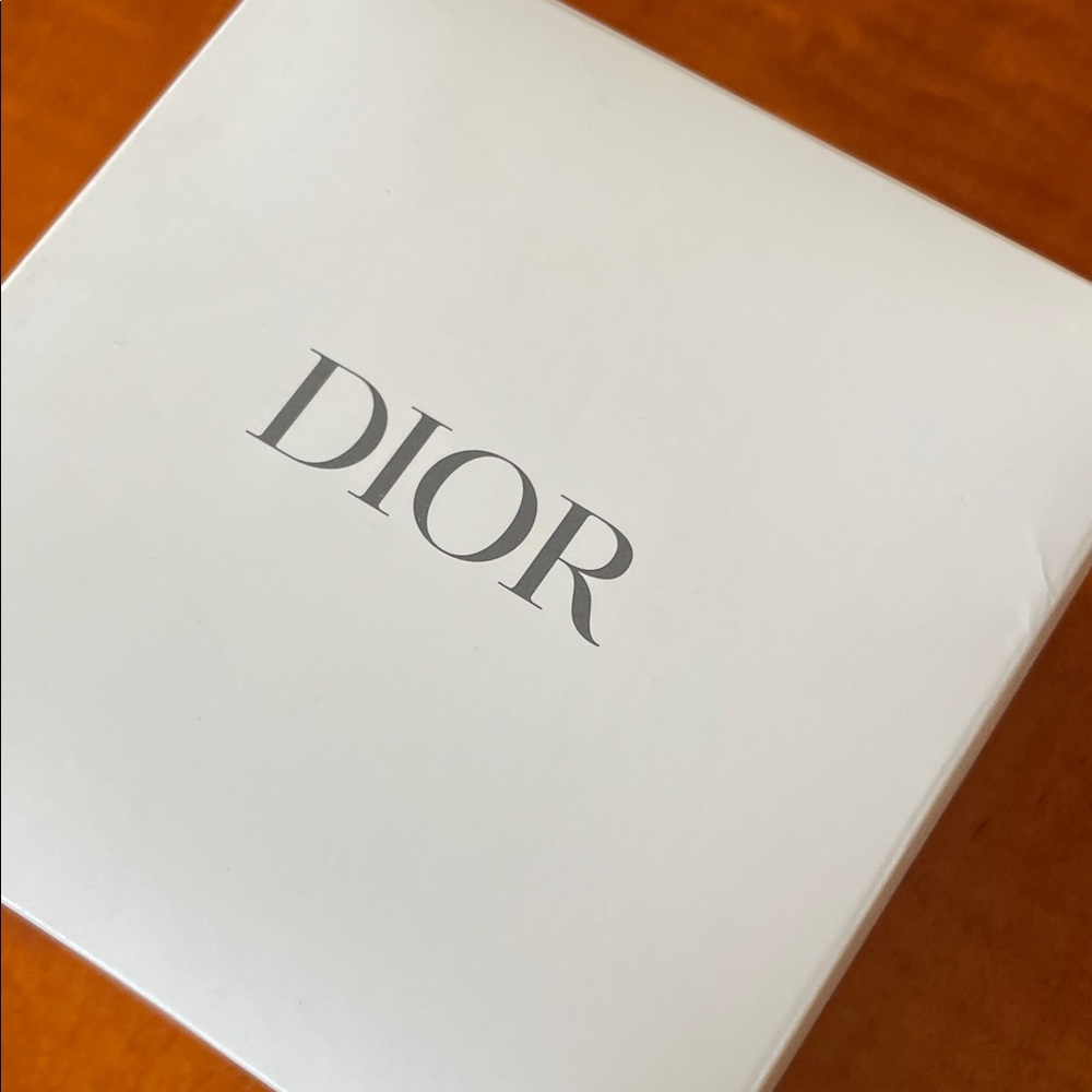 NEW Dior Gold Round Textured box with pouch for jewelry or perfume - Picture 6 of 8